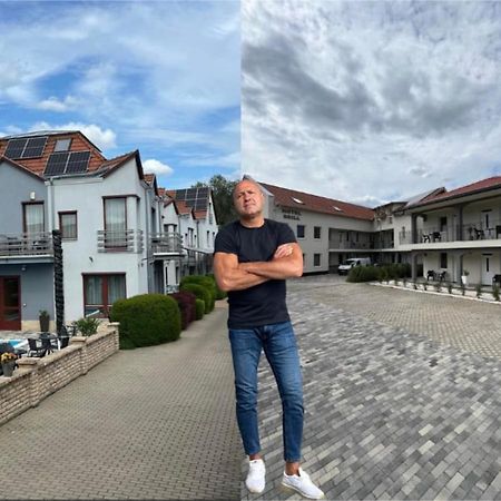 Brill Hotel Бекешчаба Экстерьер фото